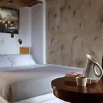 Polikandia Otel