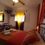 Otel Polikandia 3*
