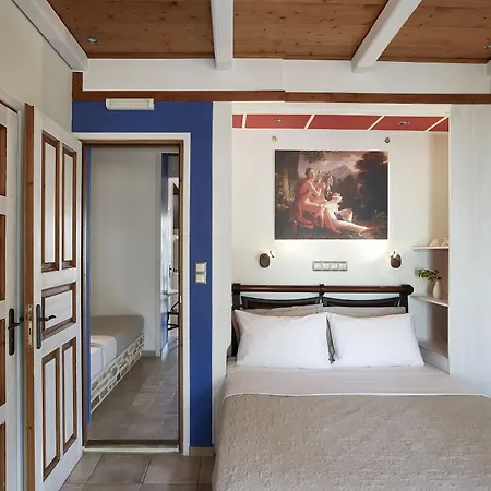 Polikandia Hotel Folegandros Town