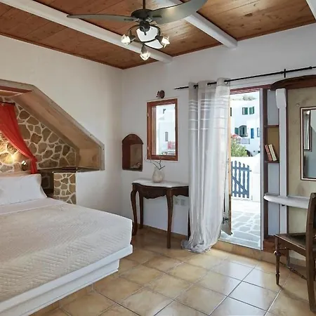 Polikandia Hotel Folegandros Town