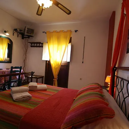 Hotell Polikandia 3*
