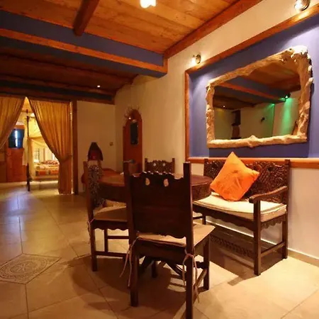 Hotel Polikandia 3*