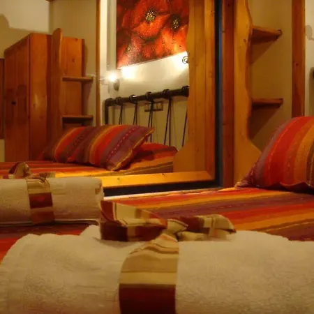Polikandia Hotell 3*