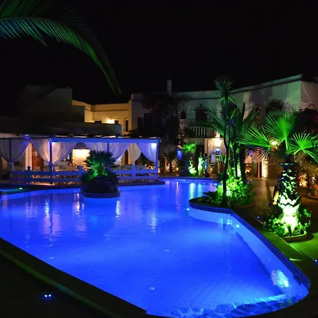 Polikandia Hotell 3*