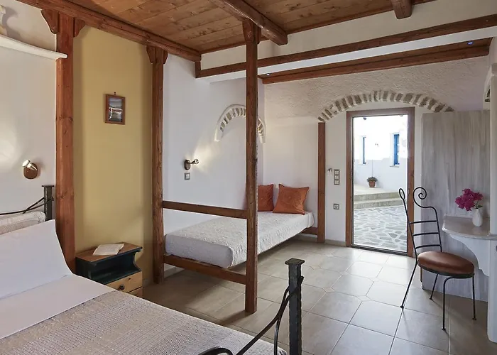 Polikandia فندق 3*